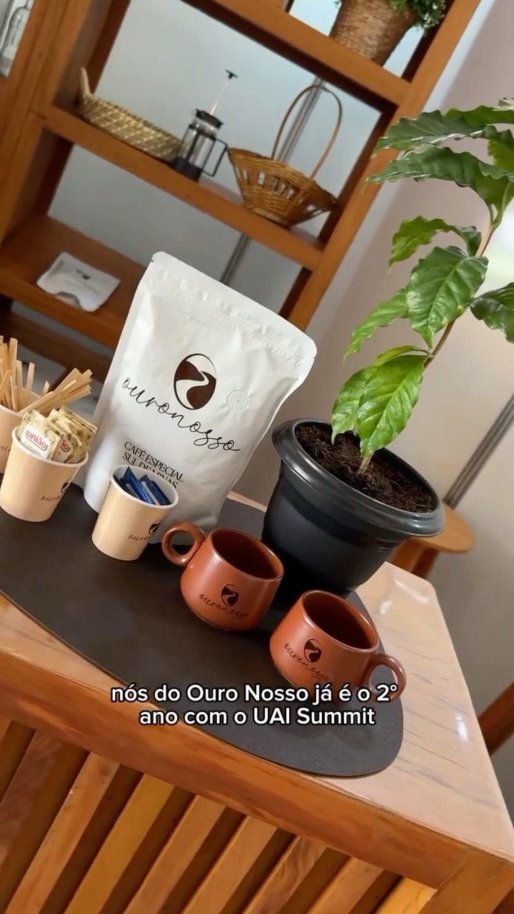 Embalagem OuroNosso registrada no Instagram; foto de referência da marca